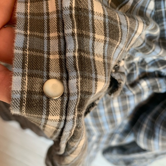 Vintage Levi's Men's Checkered plaid pearl snap western Shirt - Picture 3 of 6